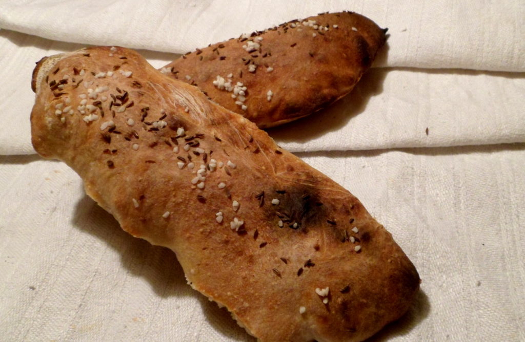 Dinkelseelen aus Sauerteig - ganz ohne Hefe - Miris Welt Dinkelseelen aus Sauerteig - ganz ohne Hefe - Miris Welt