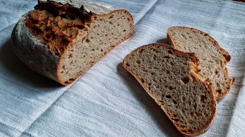 Landbrot aus Sauerteig - ganz ohne Hefe - Miris Welt