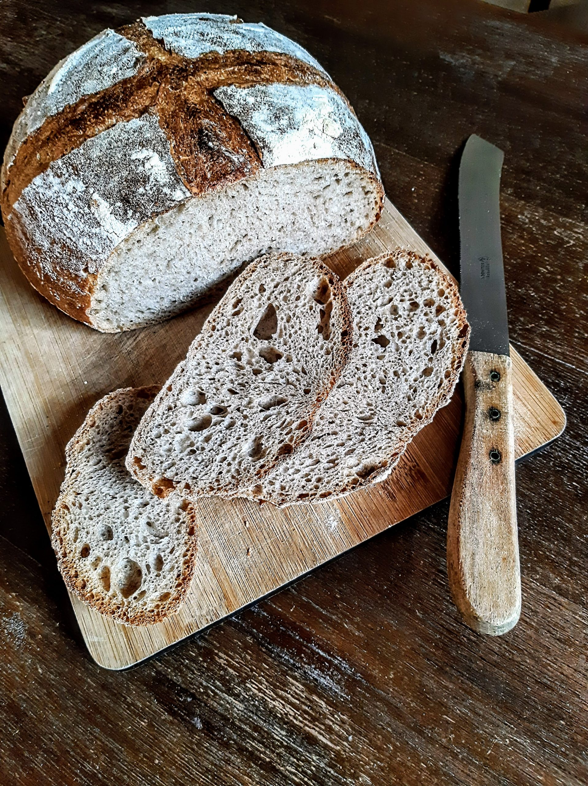 Angeschnittenes Ruchbrot