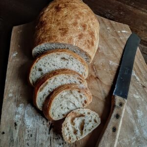Kleines Weizenbrot mit Sauerteig