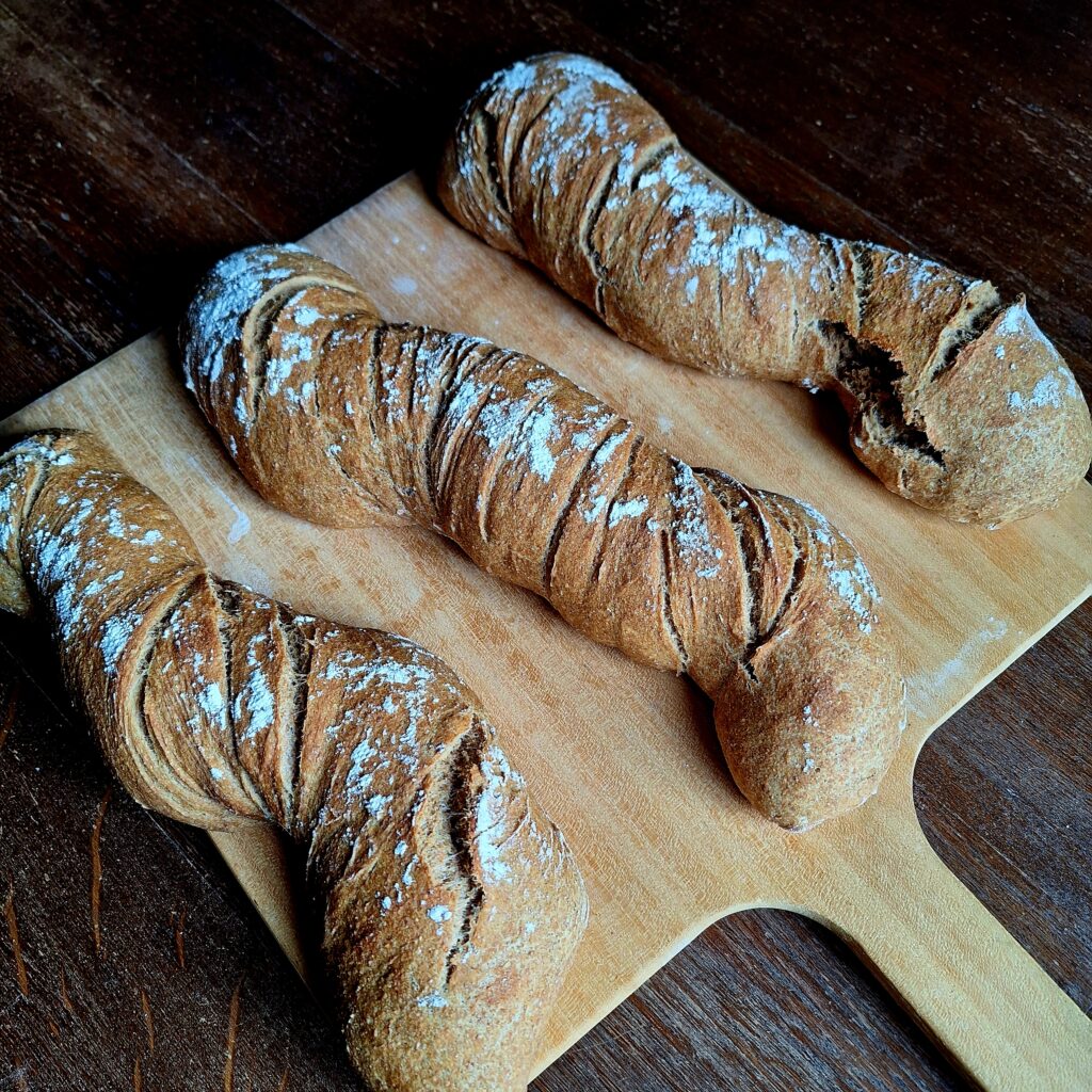 Wurzelbrot frisch aus dem Ofen